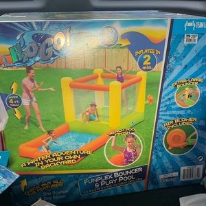 Water bouncy house